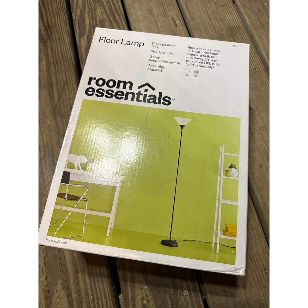 Room Essentials Floor Lamp
Brand New